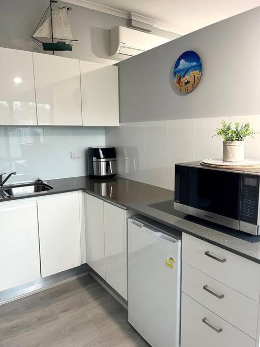 The Villas - Hervey Bay - 2 Separate Villas Urangan Εξωτερικό φωτογραφία
